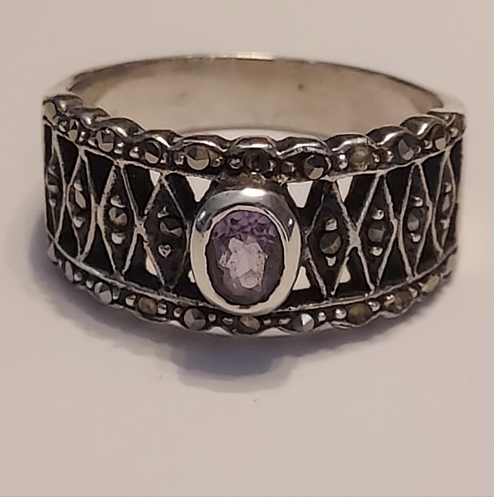 925 Sterling Silver & Amethyst Ring